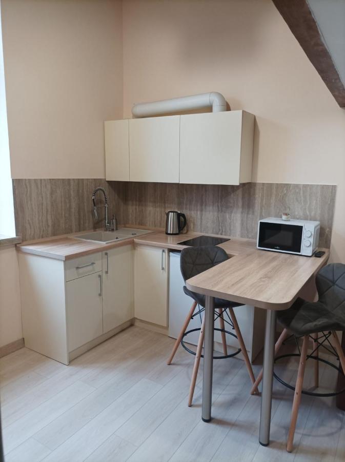Chorni Vivtsy Appartement Tsjernivsi Buitenkant foto