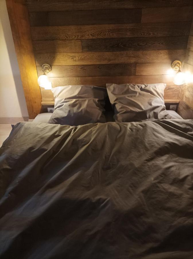 Chorni Vivtsy Appartement Tsjernivsi Buitenkant foto