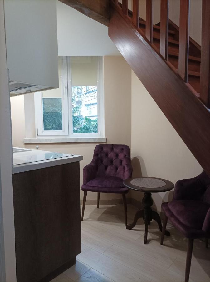 Chorni Vivtsy Appartement Tsjernivsi Buitenkant foto